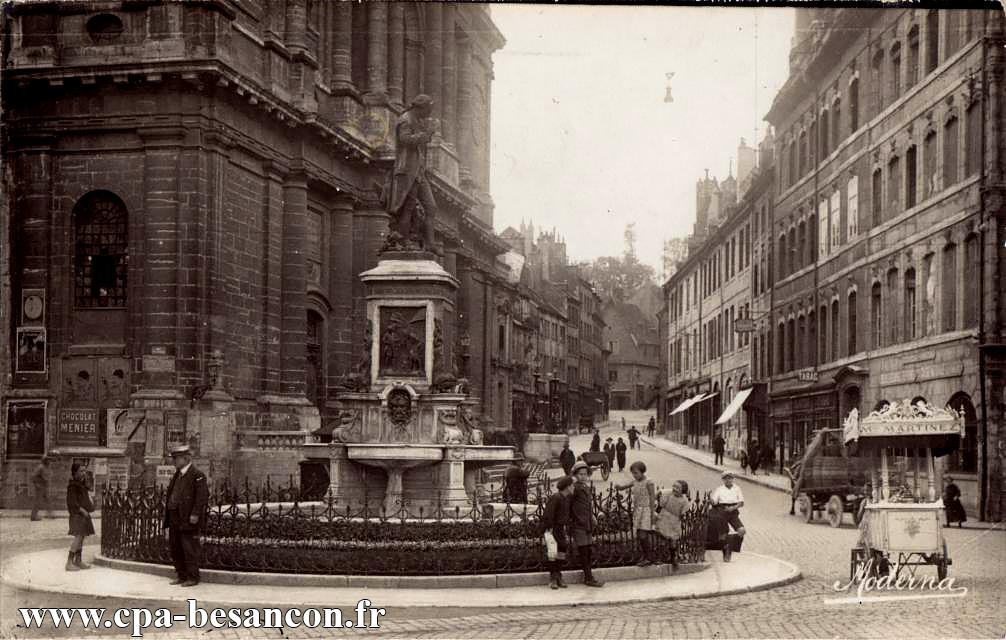 BESANÇON - Statue Jouffroy et église de la Madeleine